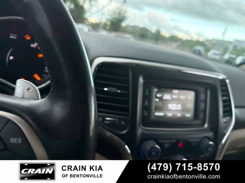Used 2015 Jeep Grand Cherokee Laredo w/ Quick Order Package 23E RWD image 33