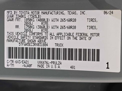 Used 2024 Toyota Tundra Limited AWD/4WD image 32
