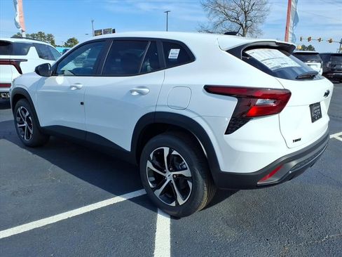 New 2026 Chevrolet Trax RS w/ Sunroof Package image 5