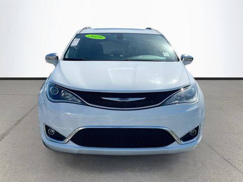 Used 2019 Chrysler Pacifica Limited FWD image 2