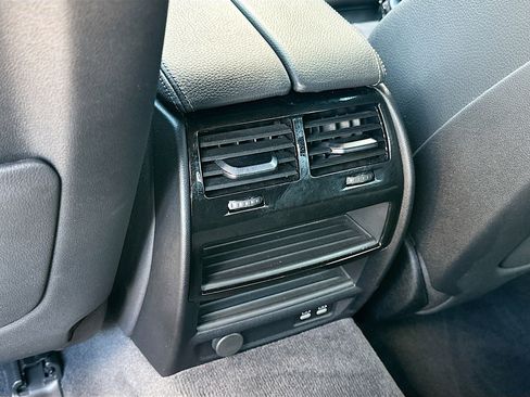 Used 2021 BMW 540i w/ Executive Package image 25