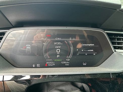 Used 2022 Audi e-tron S Prestige AWD/4WD image 22