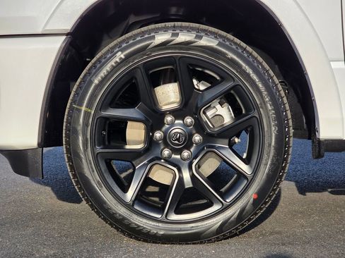 New 2026 RAM 1500 Laramie AWD/4WD image 9