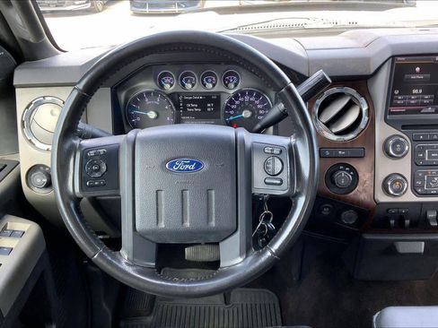 Used 2015 Ford F250 Lariat w/ Chrome Package image 5
