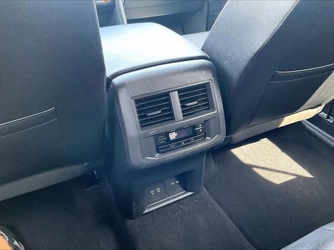 Used 2023 Volkswagen Atlas SE AWD/4WD image 13