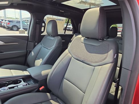 New 2027 Ford Explorer Active w/ Active Comfort Package AWD/4WD image 13