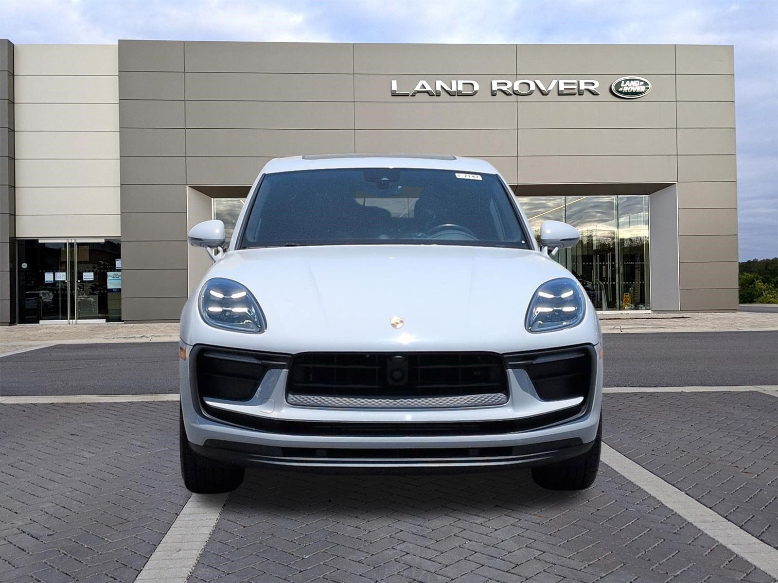 Used 2024 Porsche Macan Turbo AWD/4WD image 2