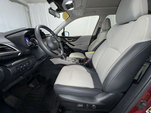 Used 2024 Subaru Forester Premium AWD/4WD image 11