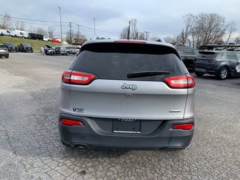 Used 2016 Jeep Cherokee Latitude w/ Comfort & Sound Group image 7