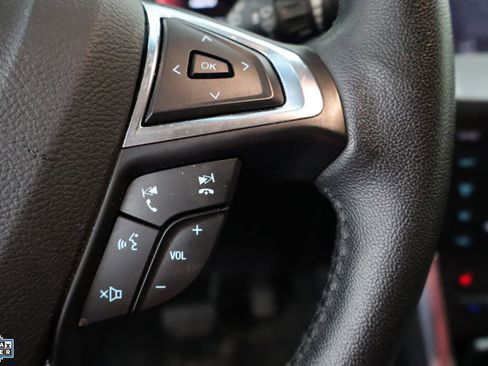 Used 2019 Ford Edge Titanium image 16