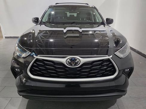 Used 2023 Toyota Highlander LE AWD/4WD image 8