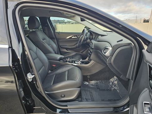 Used 2018 INFINITI QX30 w/ Cargo Package image 19