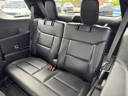 Used 2025 Ford Explorer ST-Line AWD/4WD image 9