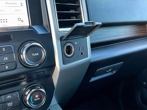 Used 2017 Ford F150 Lariat image 30