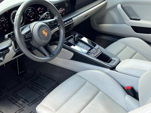 Used 2020 Porsche 911 Carrera 4S AWD/4WD image 2