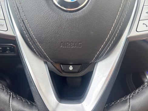 Used 2020 BMW X7 xDrive40i w/ Cold Weather Package image 38