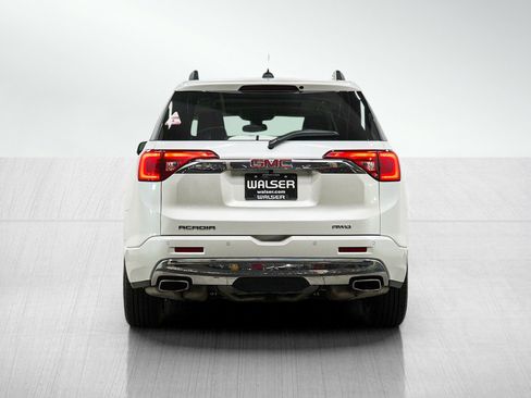 Used 2017 GMC Acadia Denali w/ Technology Package AWD/4WD image 4