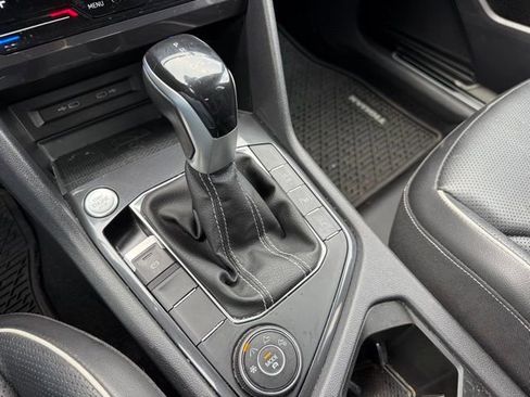 Used 2022 Volkswagen Tiguan SEL R-Line image 33