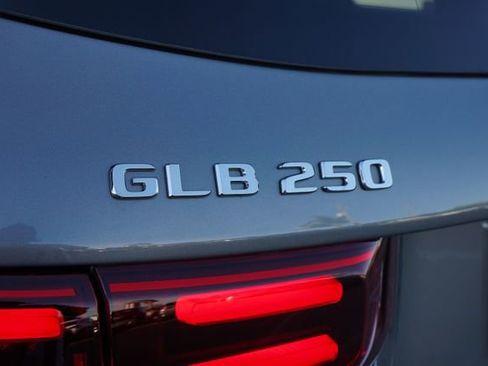 Used 2026 Mercedes-Benz GLB 250 image 12