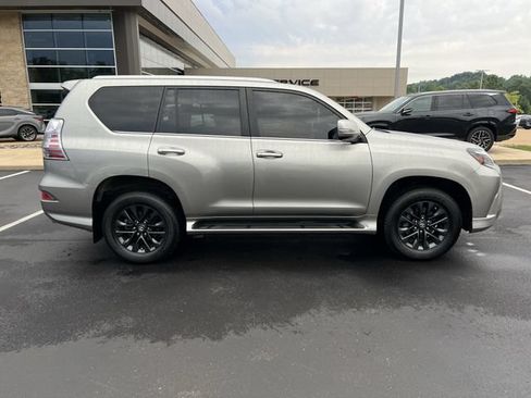 Used 2023 Lexus GX 460 Premium AWD/4WD image 2
