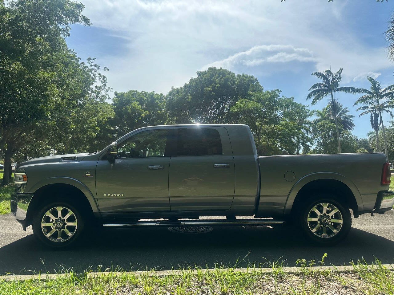 Used 2019 RAM 3500 Laramie AWD/4WD image 6