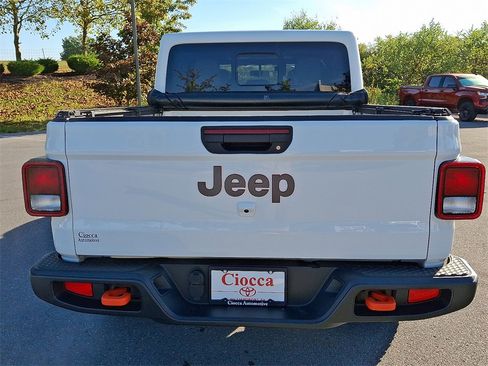 Used 2021 Jeep Gladiator Mojave w/ Cold Weather Group image 7