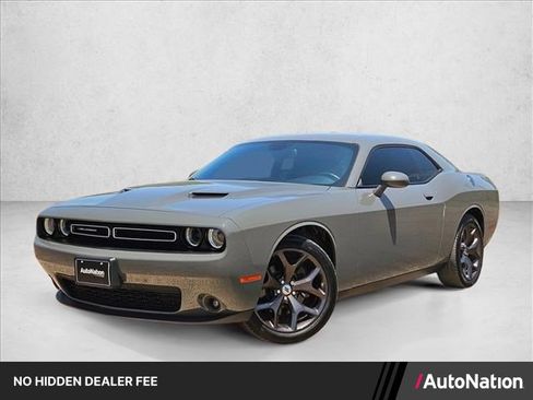 Used 2018 Dodge Challenger SXT Plus RWD image 1
