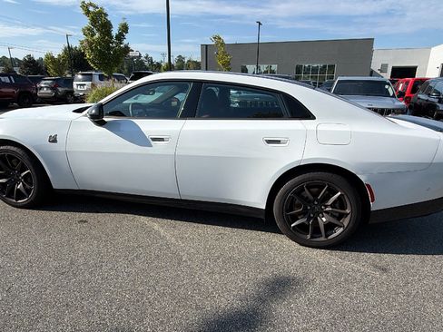 Used 2026 Dodge Charger Scat Pack AWD/4WD image 11