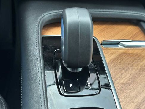 Certified 2025 Volvo XC90 B6 Plus image 30