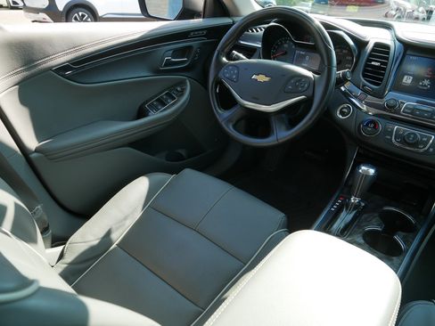 Used 2014 Chevrolet Impala LTZ FWD image 9