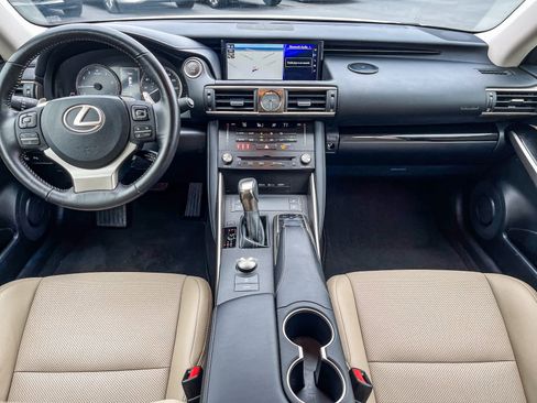 Used 2018 Lexus IS 300 image 11