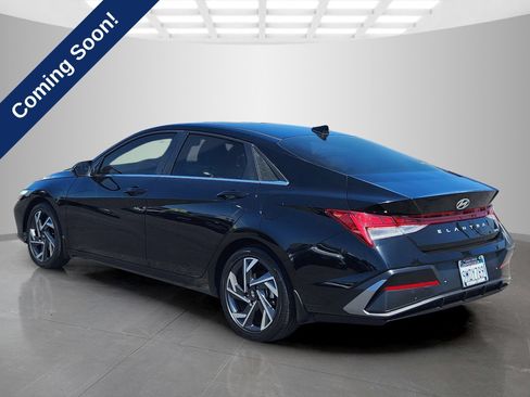 Used 2024 Hyundai Elantra Limited FWD image 5