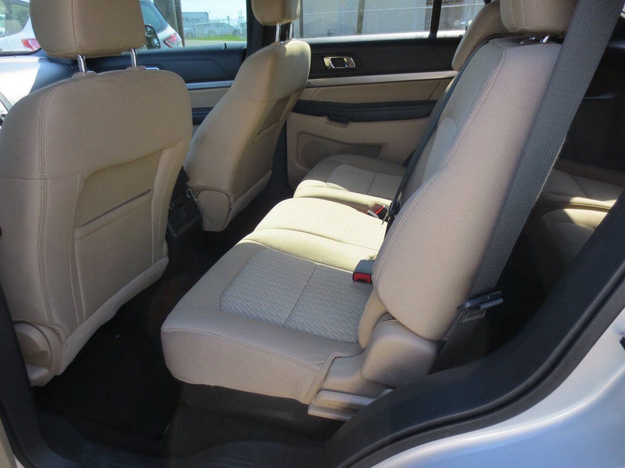 Used 2017 Ford Explorer FWD image 8