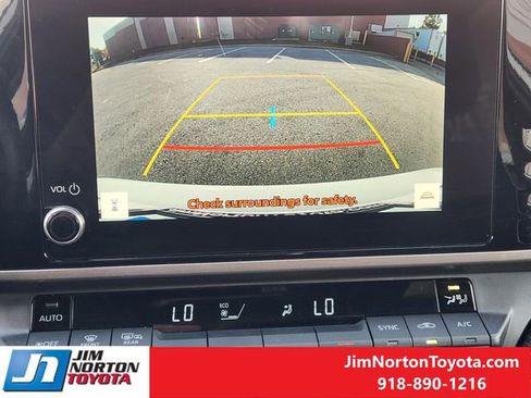 Used 2025 Toyota Camry SE image 21