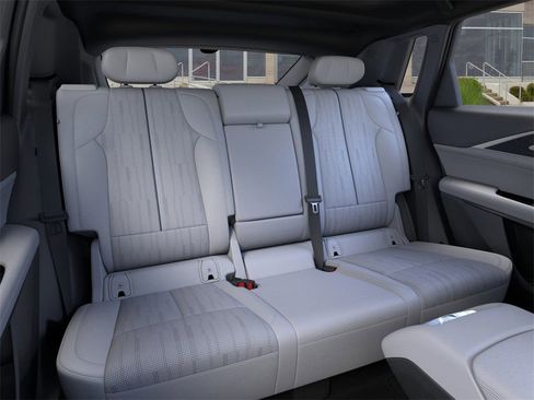 New 2025 Cadillac Lyriq Luxury image 17