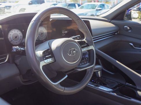 Used 2023 Hyundai Elantra SEL w/ Convenience Package image 14