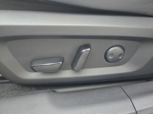 New 2025 Mitsubishi Outlander SE image 16