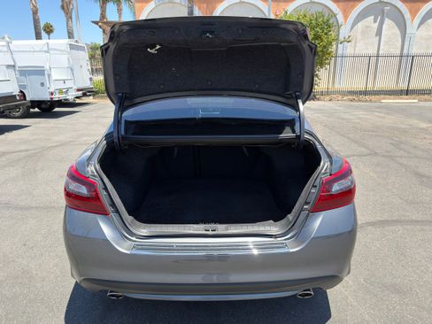 Used 2017 Nissan Altima 2.5 SR w/ Midnight Edition Package FWD image 14