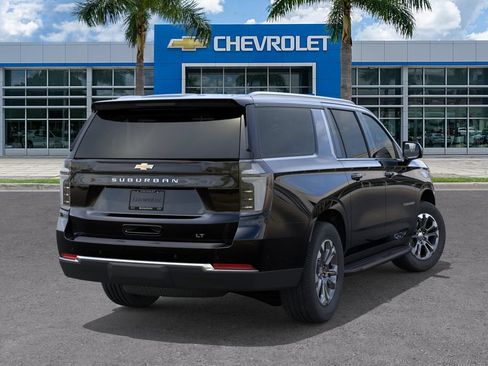Used 2026 Chevrolet Suburban LT w/ Comfort Package RWD image 5