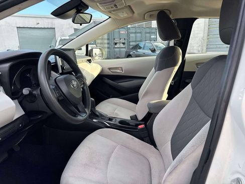 Used 2021 Toyota Corolla LE FWD image 16