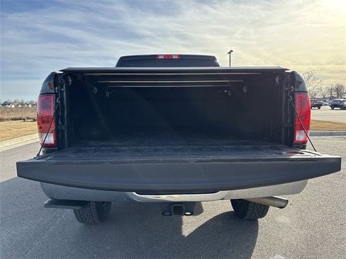 Used 2018 RAM 2500 Tradesman w/ Chrome Appearance Group image 16