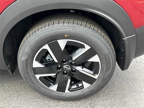 New 2025 Nissan Kicks SV w/ SV Premium Package image 7