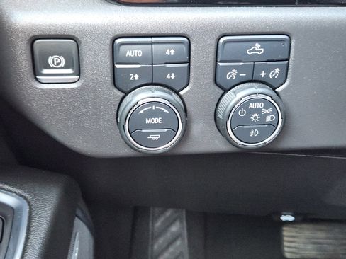 Used 2025 Chevrolet Silverado 1500 LT Trail Boss w/ Convenience Package II image 23