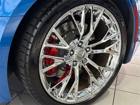 Used 2015 Chevrolet Corvette Z06 w/ 3LZ Preferred Equipment Group image 14