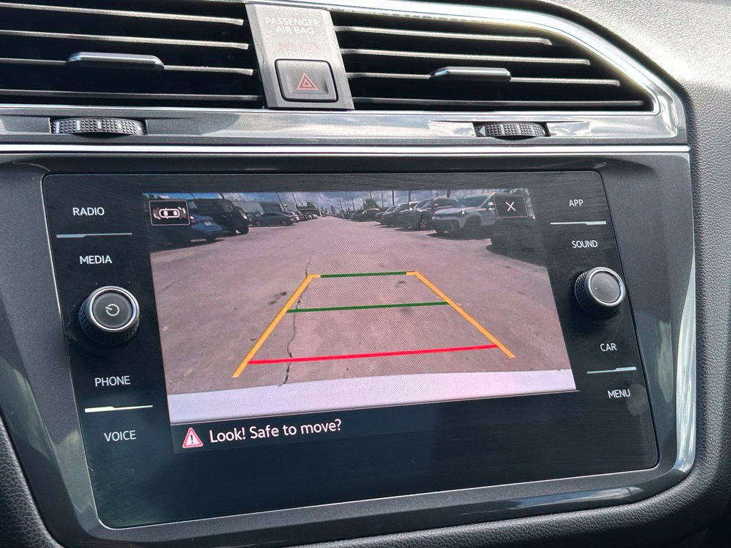 Certified 2024 Volkswagen Tiguan SE R-Line FWD image 31