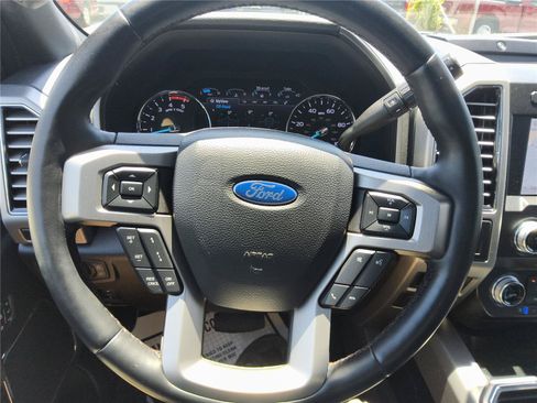 Certified 2021 Ford F250 Platinum w/ FX4 Off-Road Package AWD/4WD image 31