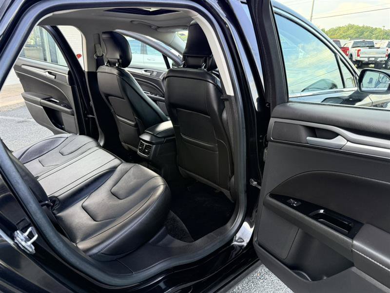 Used 2015 Ford Fusion Titanium AWD/4WD image 17