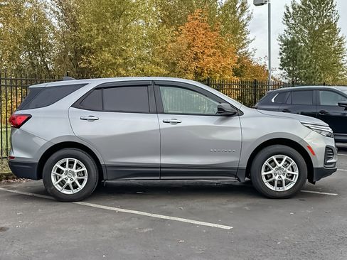 Used 2024 Chevrolet Equinox LS image 3