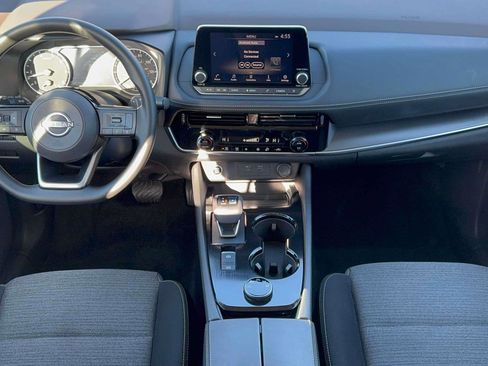 Used 2022 Nissan Rogue SV image 10