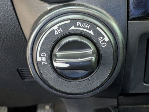 Used 2021 Nissan Titan PRO-4X w/ Pro-4x Convenience Package image 16